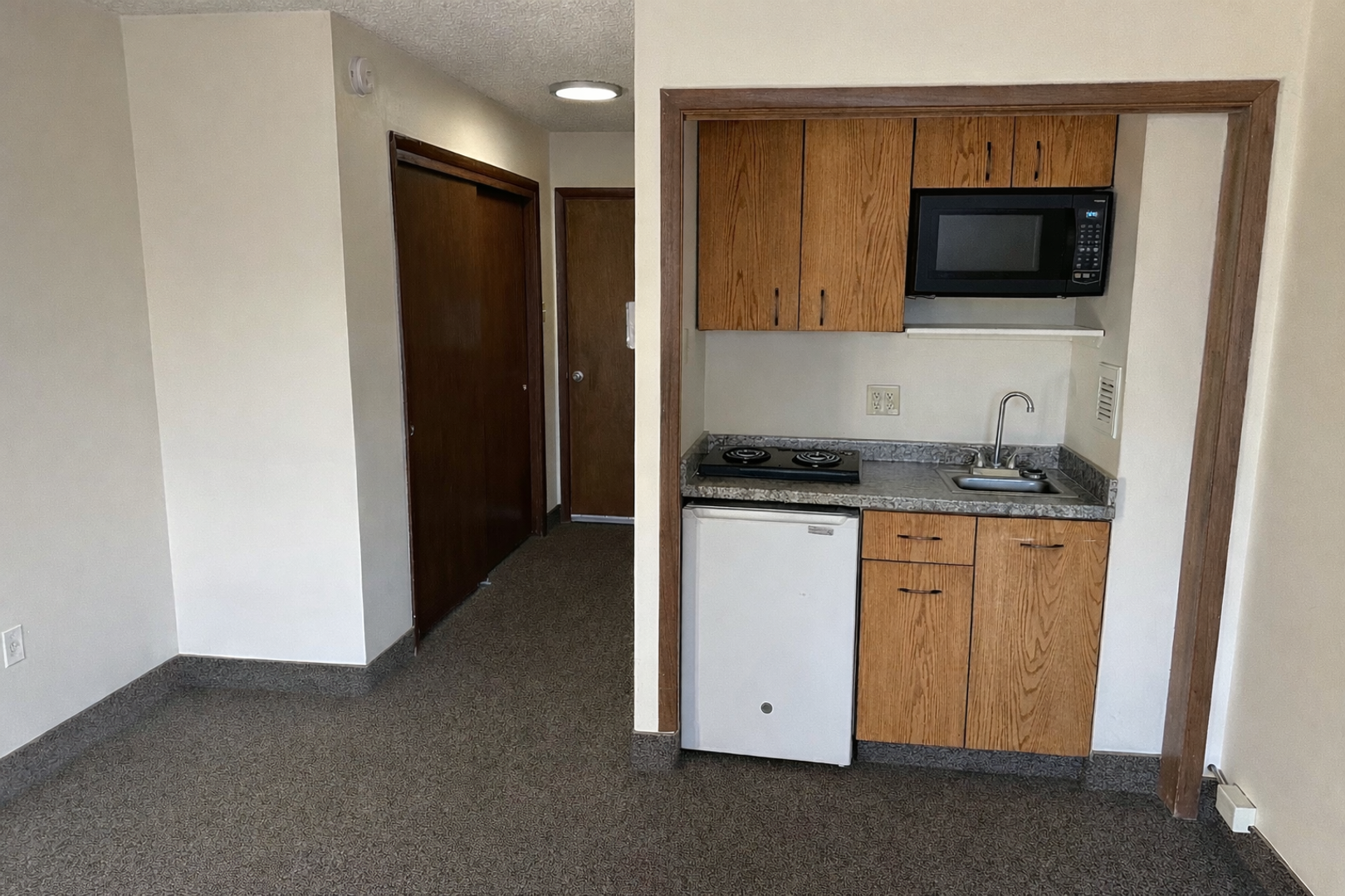Great Falls Apartment: 1501 9th St S