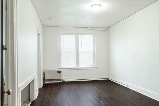 Lexington Apartments - Act now and you won't miss this studio apartment!