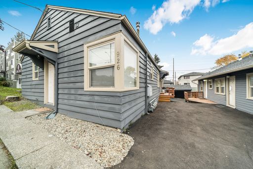 Must See - Great Location – photo 1