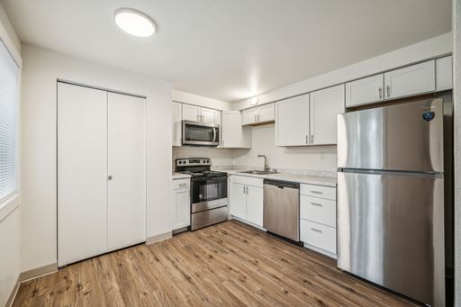 2 Bed / 1 Bath Apartment – photo 1