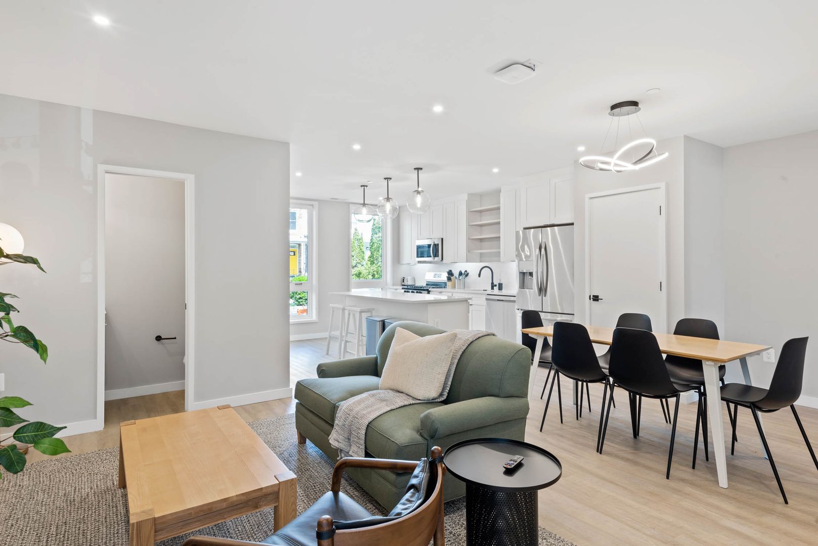 Washington Apartment: 910-912 Euclid ST NW