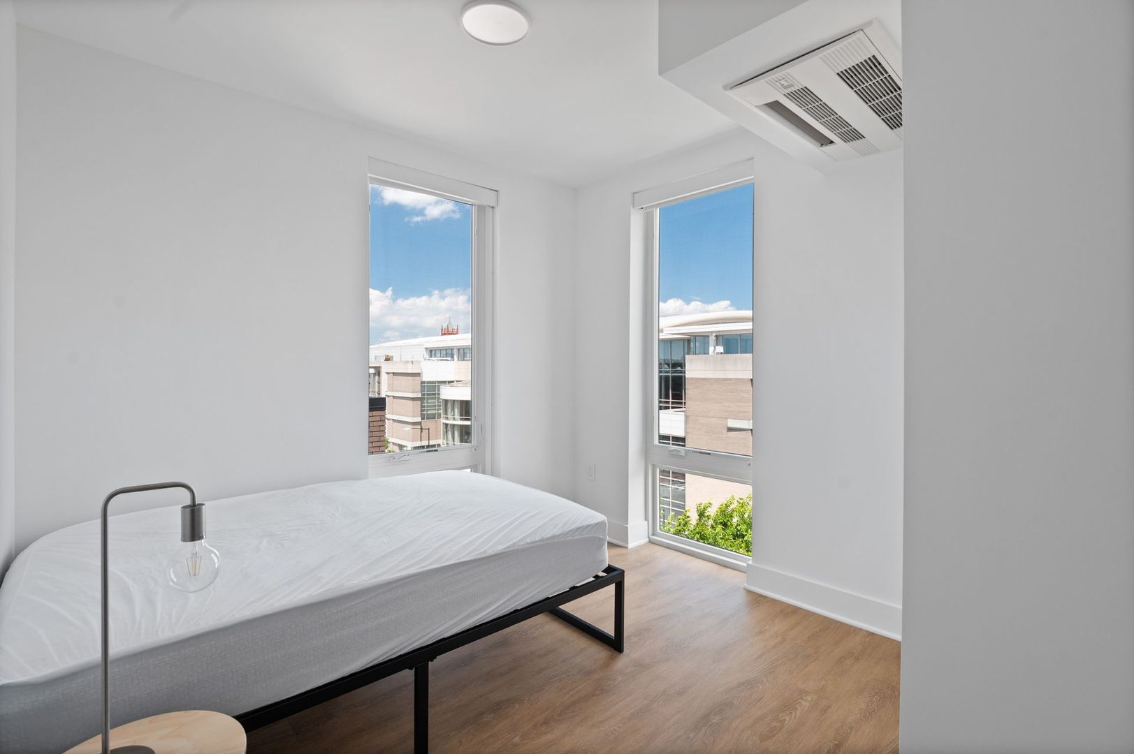 Washington Apartment: 1126 9th St NW