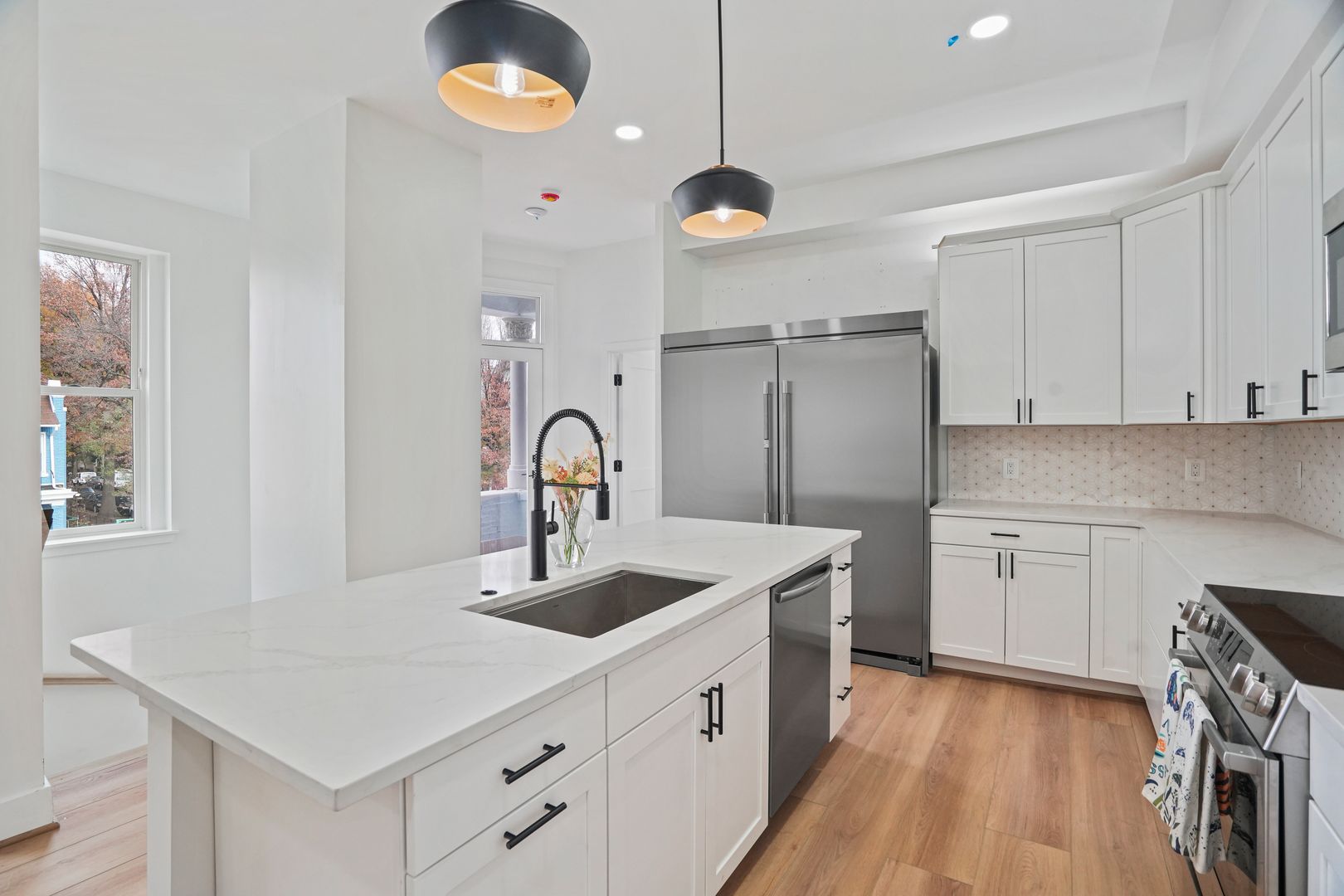 Washington Apartment: 235 F St NE