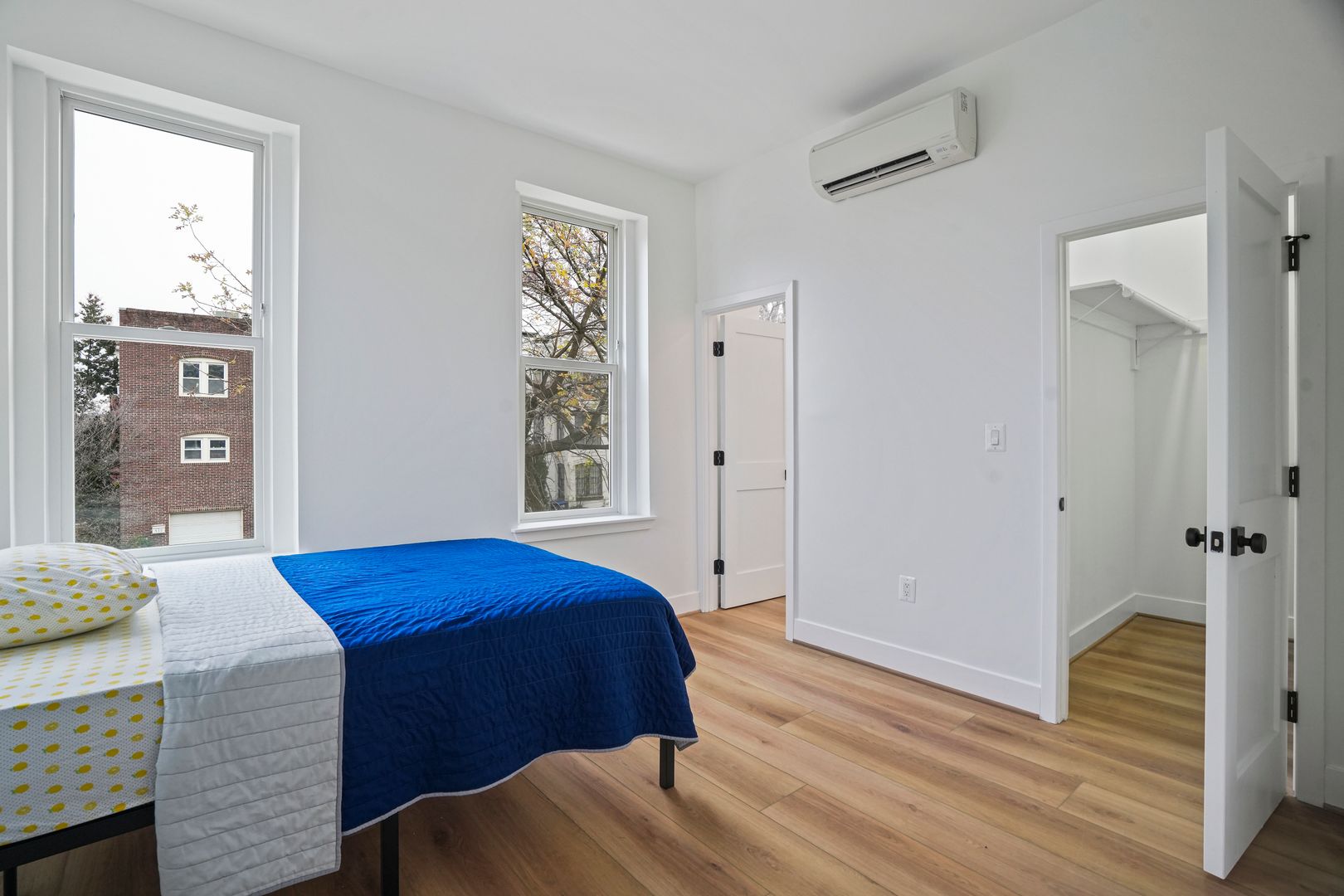 Washington Apartment: 235 F St NE