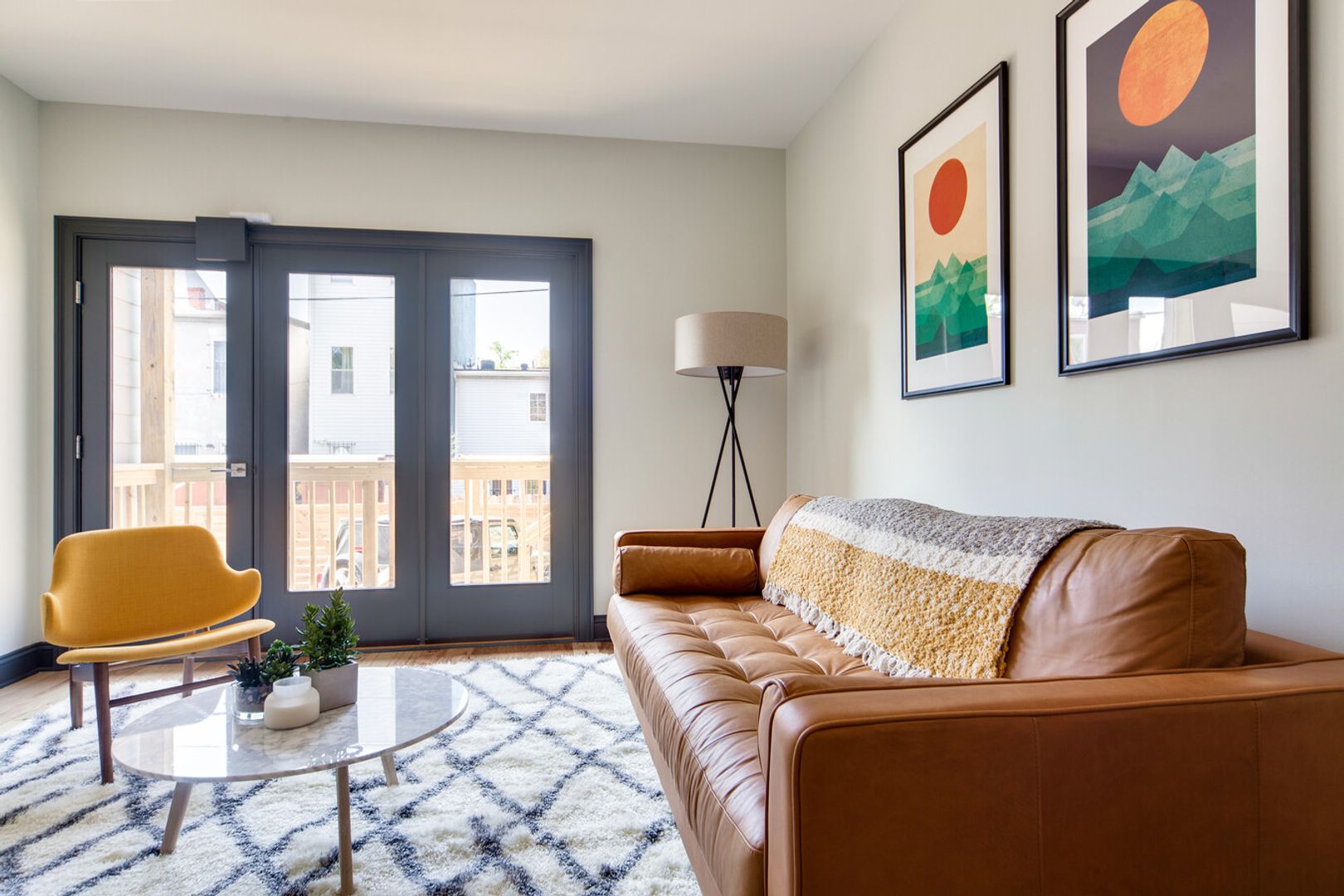 Washington Apartment: 410-412 Richardson PL NW