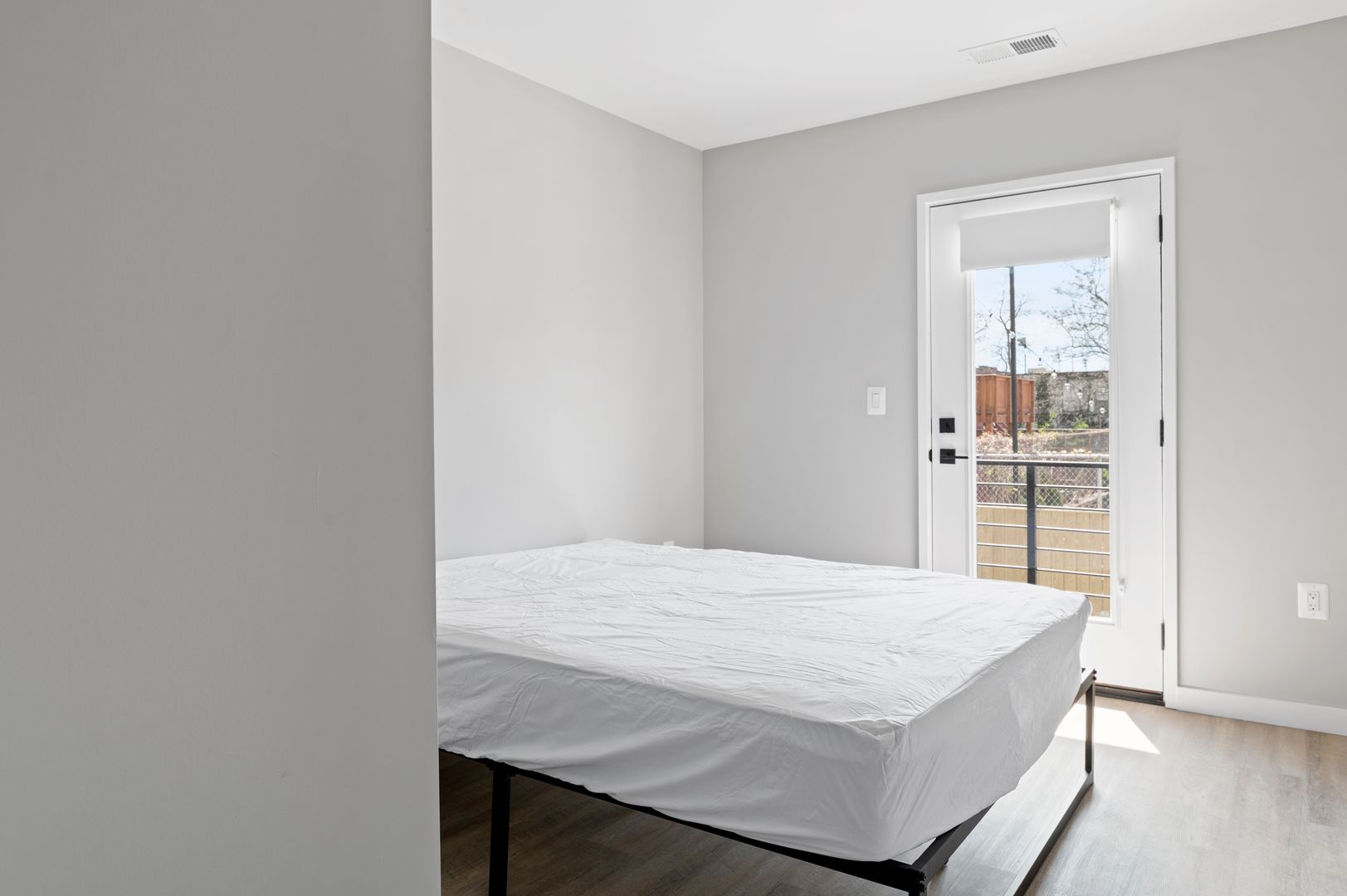 Washington Apartment: 910-912 Euclid ST NW