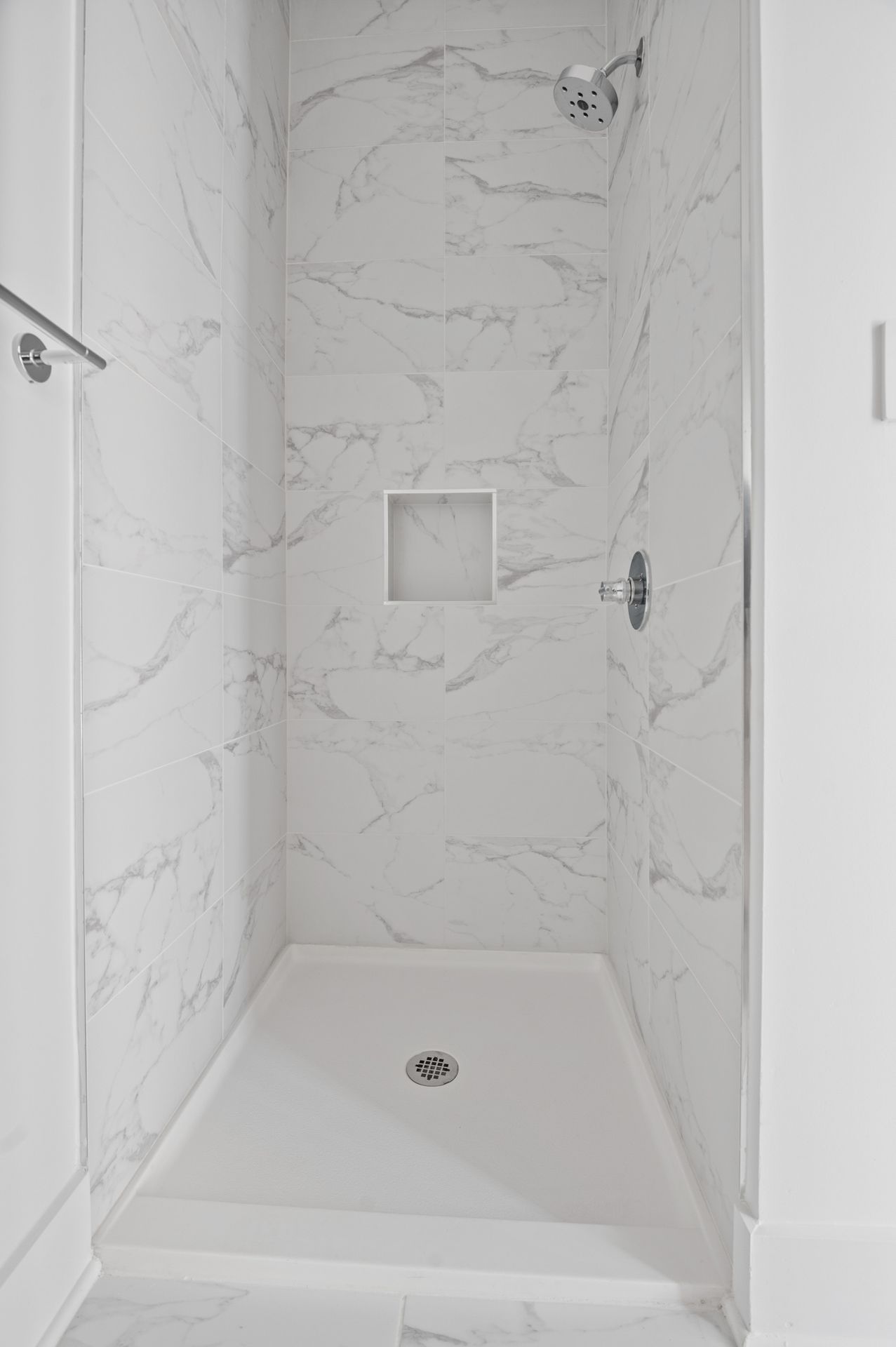 Washington Apartment: 1126 9th St NW