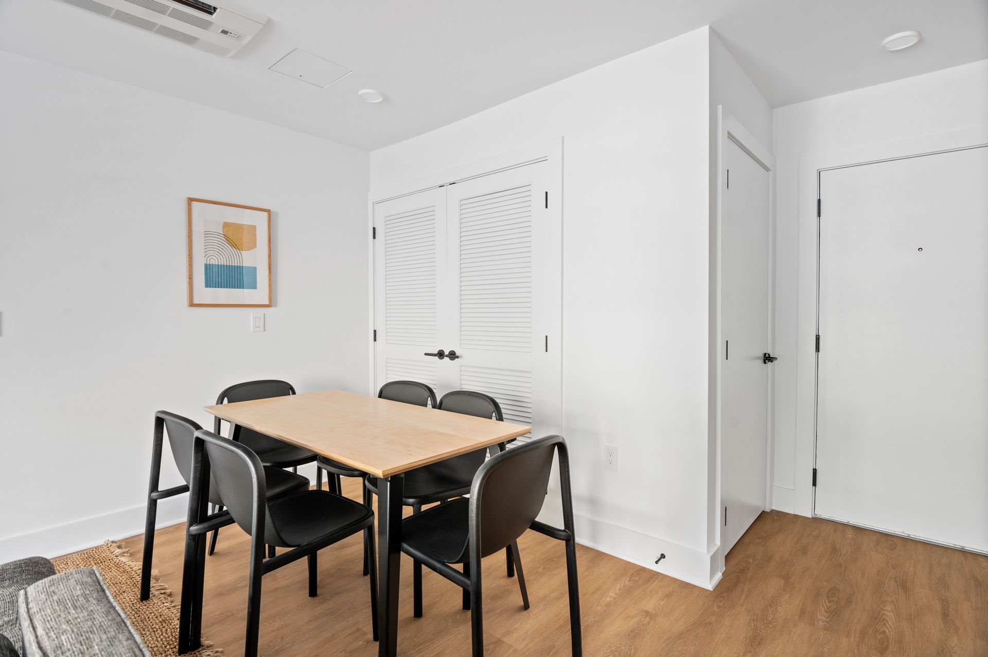 Washington Apartment: 1126 9th St NW