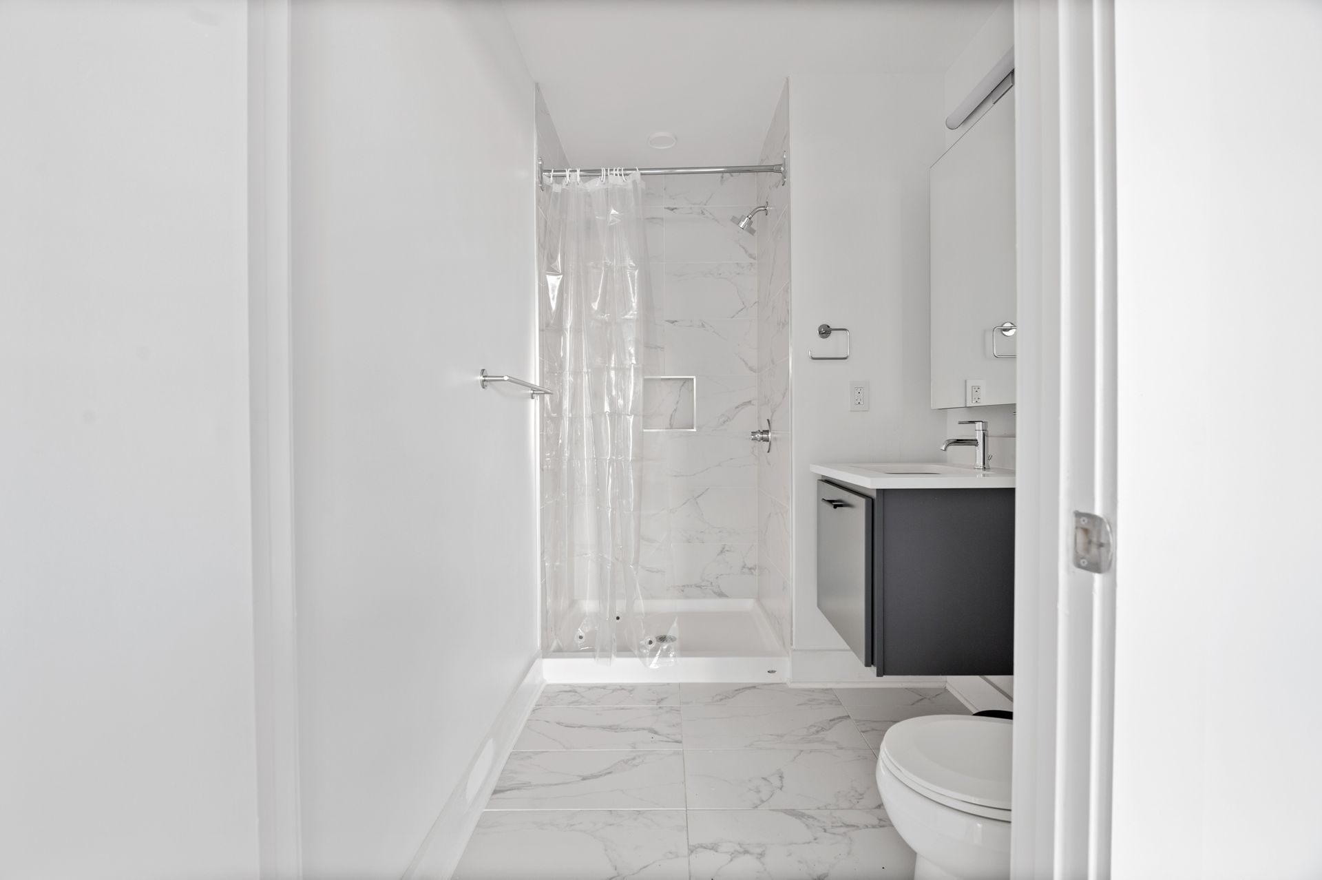 Washington Apartment: 1126 9th St NW