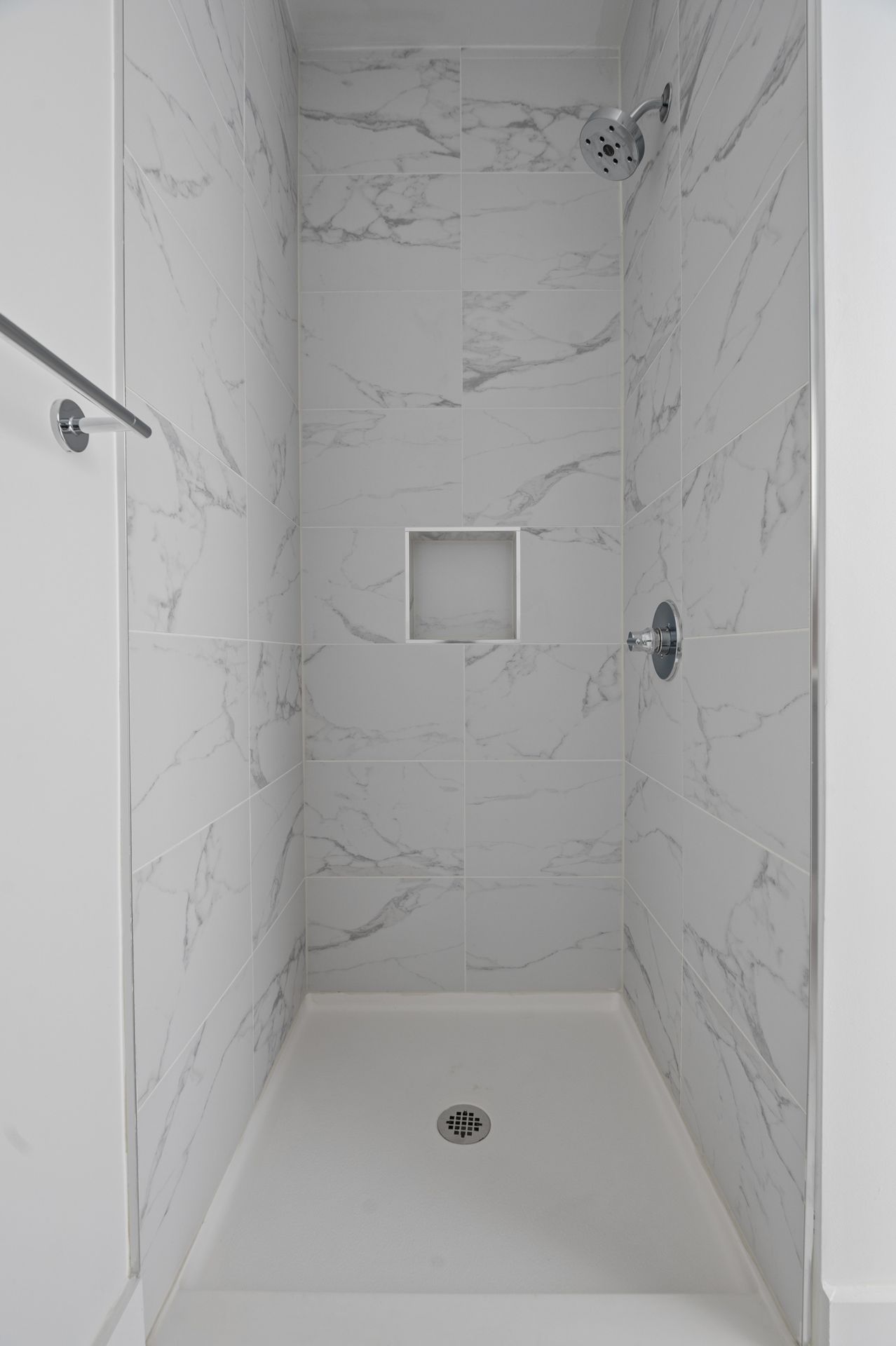 Washington Apartment: 1126 9th St NW
