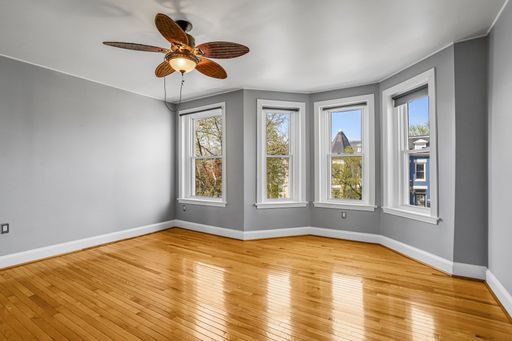 Terrific 3-bedroom home in Truxton Circle – photo 1