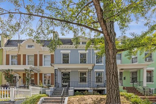 Classic Columbia Heights Rowhouse w/ Parking! – photo 1