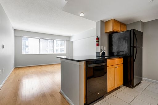 Classy Loft in Logan Circle| Pet Friendly! – photo 1
