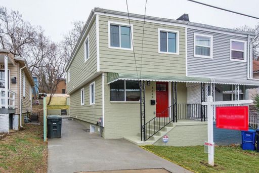 Dazzling Four Bedroom Rowhome in Deanwood! – photo 1