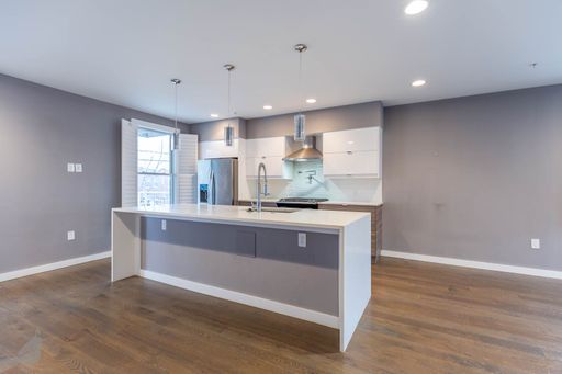 Terrific Two-Bedroom with Parking! – photo 1