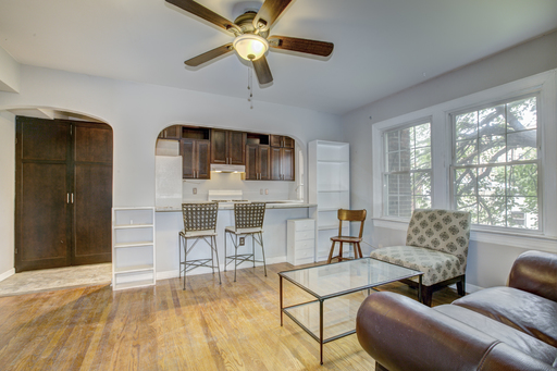 Roomy One Bedroom near Rhode Island Row! – photo 1