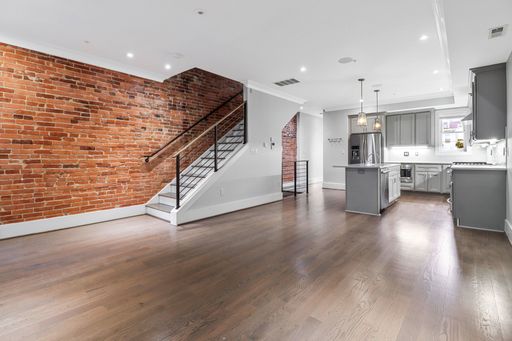 Modern 3BR Condo with 3 Full Baths, Private Balcony & Open Living – photo 1
