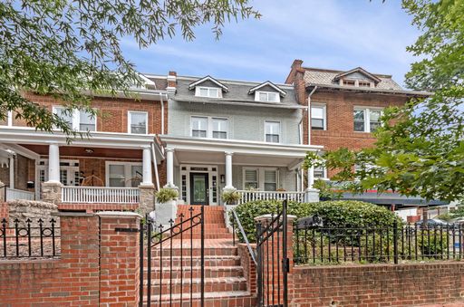 Petworth One-Bedroom with All Utilities Included | Pets are Welcome! – photo 1