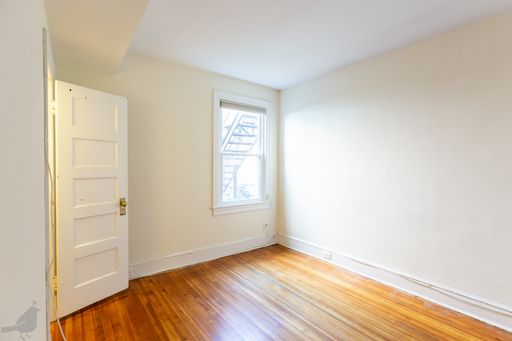 The Ideal West End One Bed with Parking Available! – photo 1