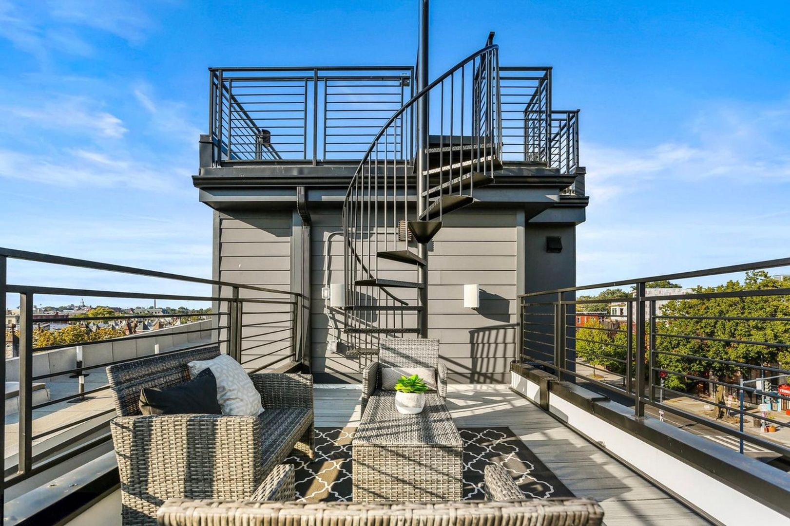 Washington Condo: 4 R St NW Ph 1