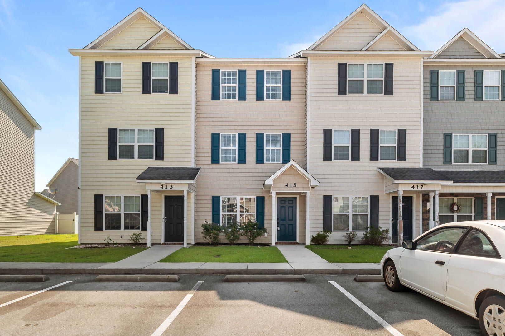 Jacksonville Townhome: 415 Caldwell Loop