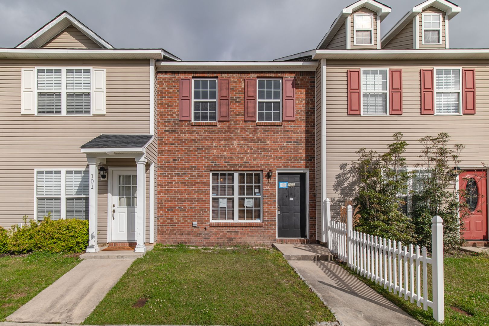 Jacksonville Townhome: 103 Woodlake Court