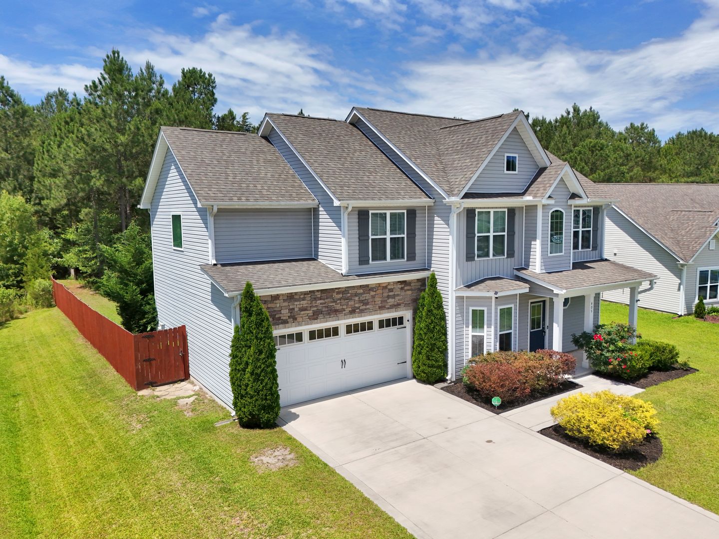 Holly Ridge House: 405 Belhaven Ct