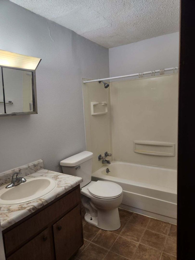 The Malory Apartments 4 of 8