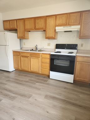 Spacious 2 bed/1 bath apartment on the SW side of Cedar Rapids! – photo 1
