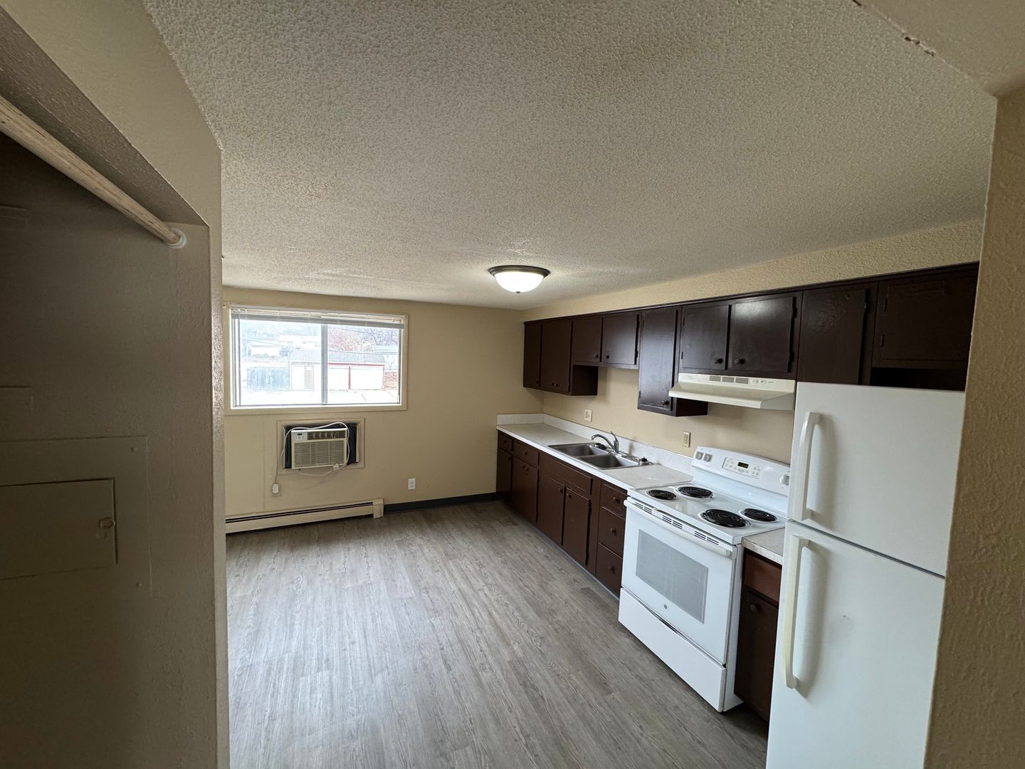 Cedar Rapids Apartment: 1601 30th St NW