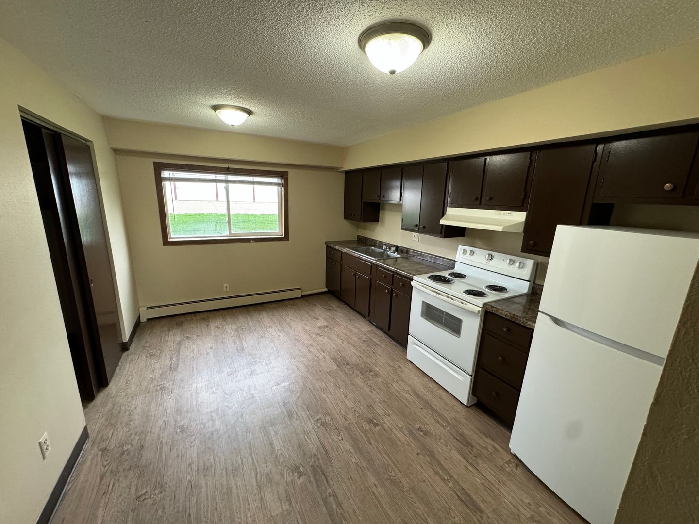 Cedar Rapids Apartment: 1601 30th St NW