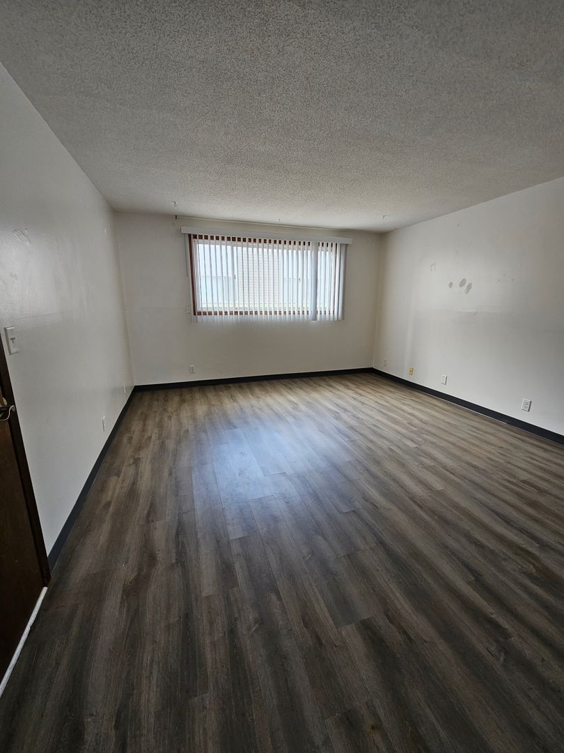Evergreen Apartments 10 of 12