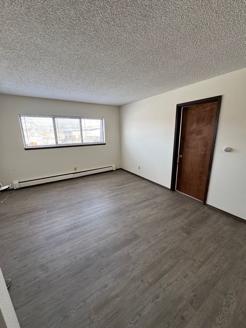 Meadowview Dr Apartments 2 of 5