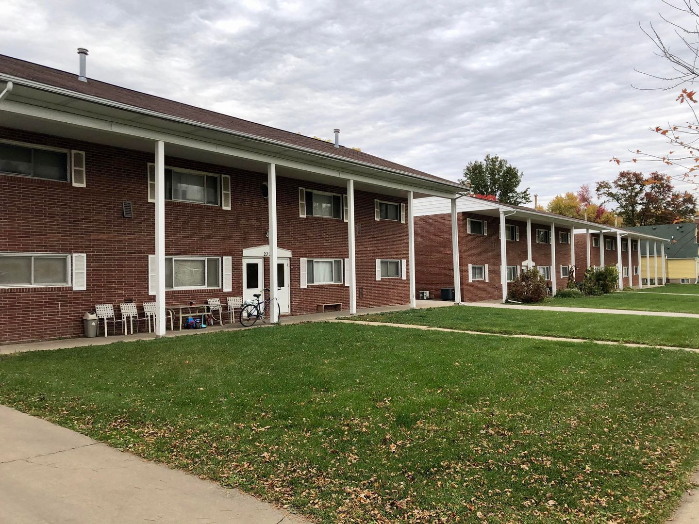 Iowa City Apartment: 2722 Wayne Ave