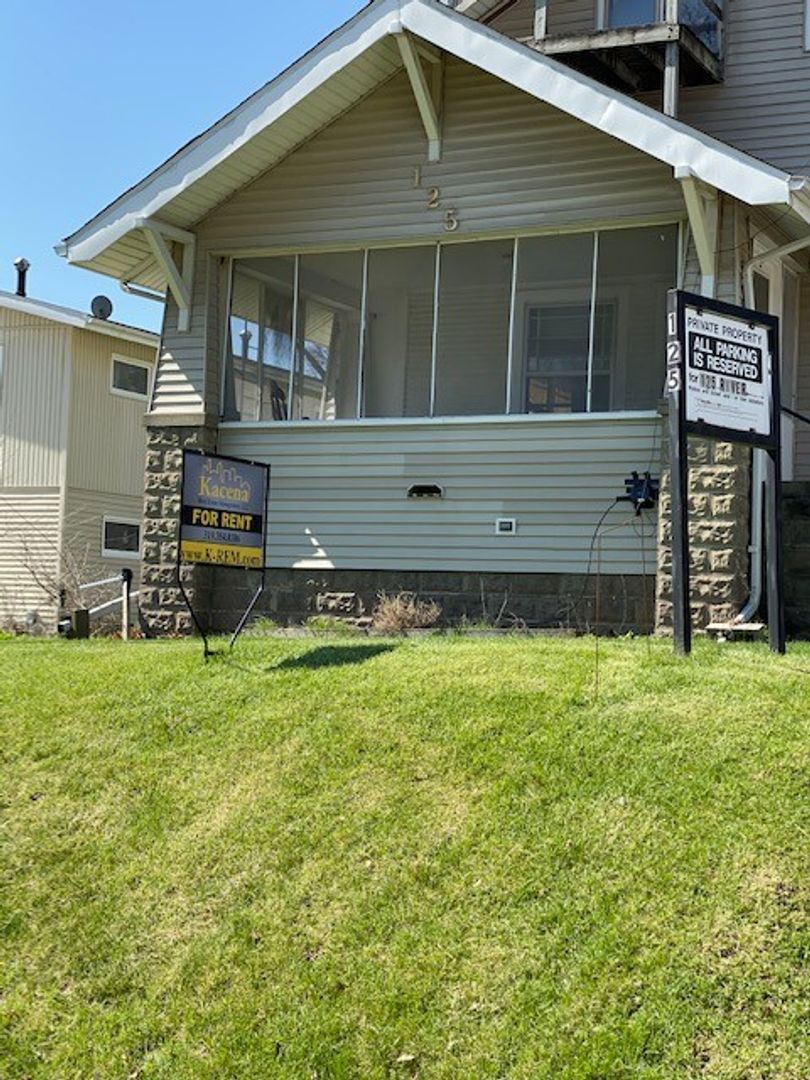 Iowa City Apartment: 125 River St