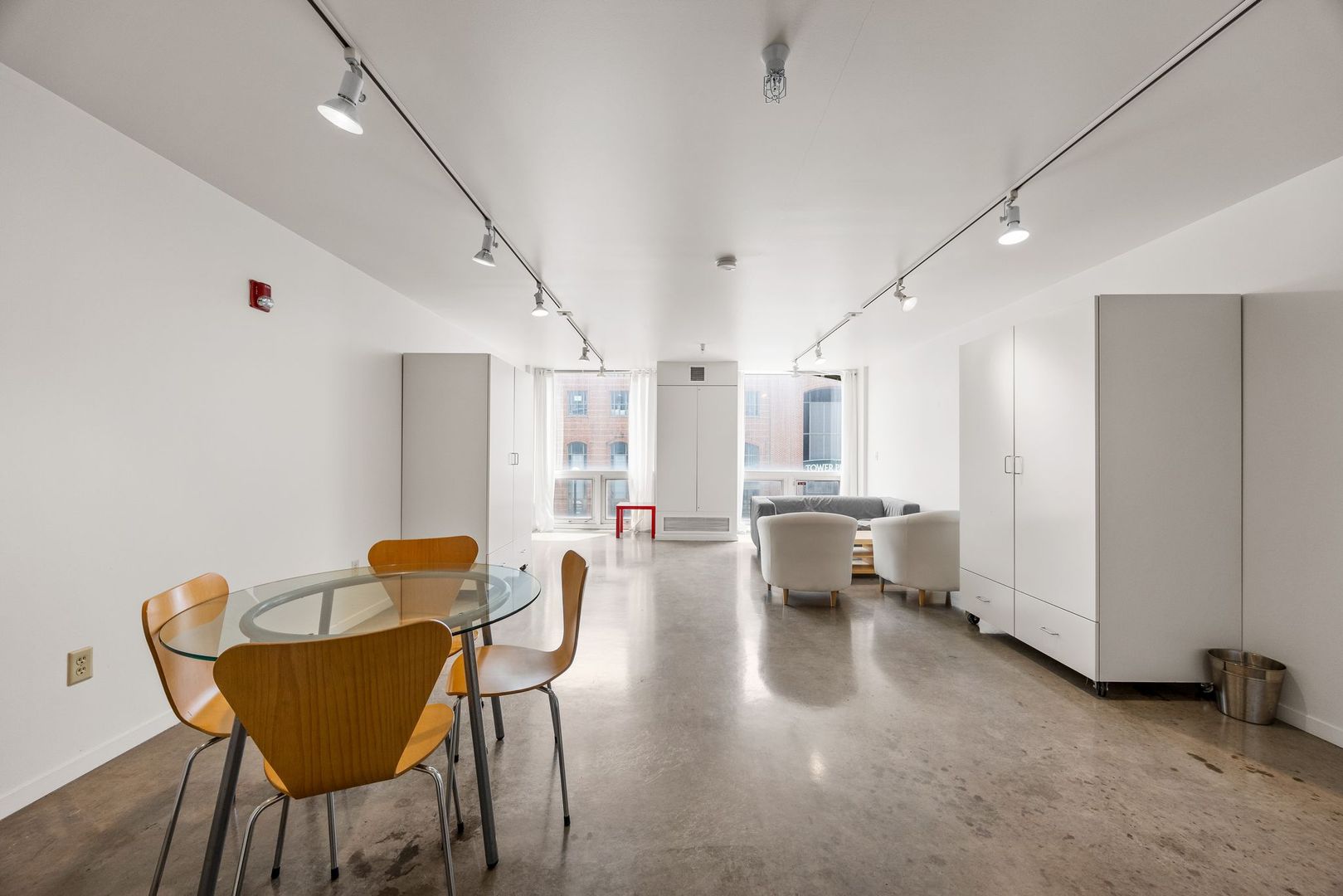 Iowa City Apartment: 255 Iowa Ave