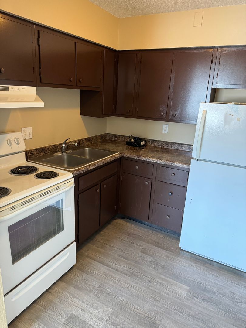 Cedar Rapids Apartment: 1601 30th St NW