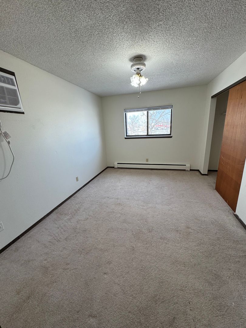Meadowview Dr Apartments 4 of 5