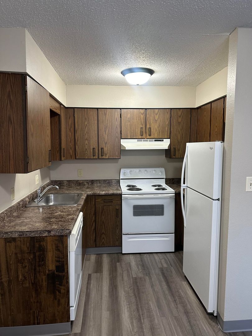 Marion Apartment: 1200 Meadowview Dr