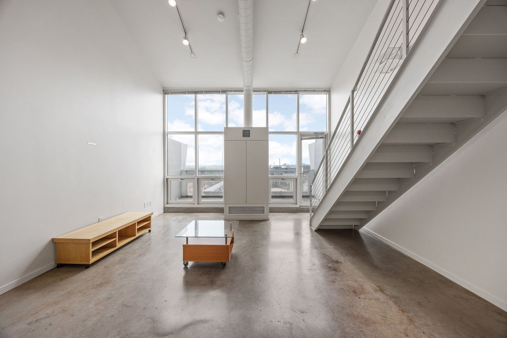 Iowa City Apartment: 255 Iowa Ave