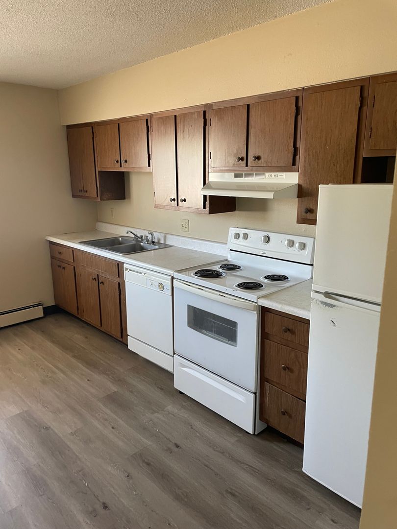 Cedar Rapids Apartment: 1601 30th St NW
