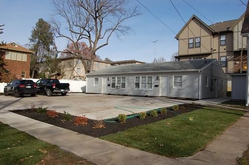 2 BR Duplex on Governor Street Available Fall 2026! – photo 1
