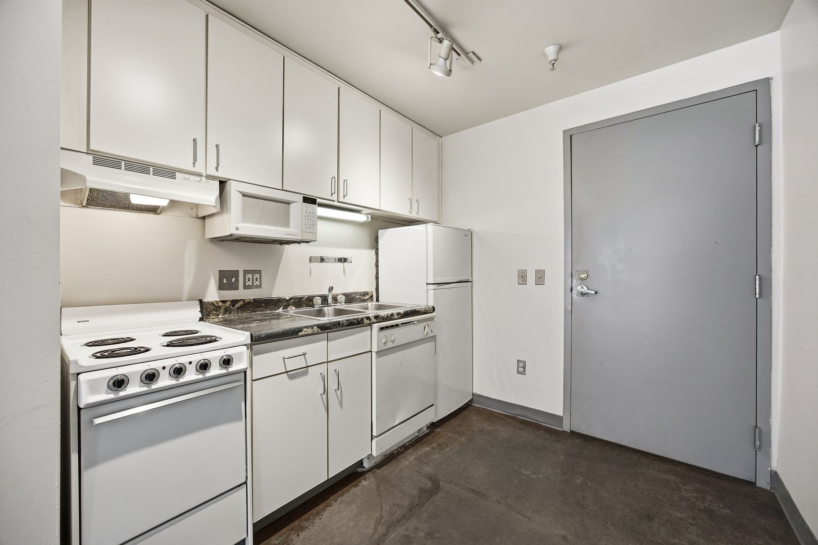 Iowa City Apartment: 210 S Clinton St