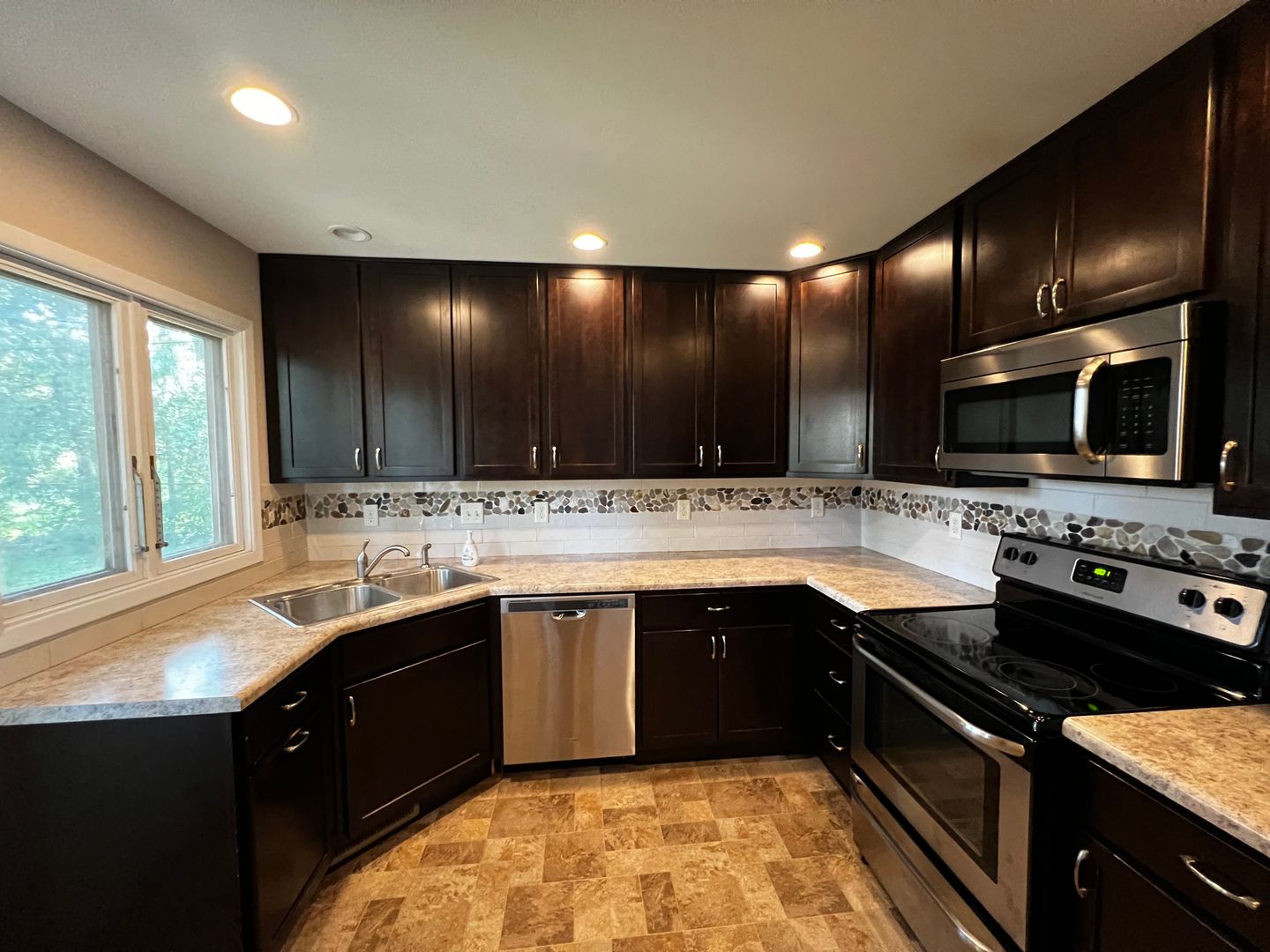 Iowa City House: 926 Cottonwood Ave