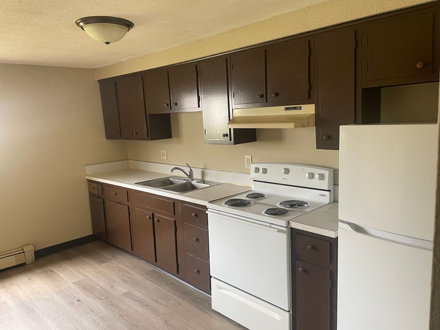 Cedar Rapids Apartment: 1601 30th St NW