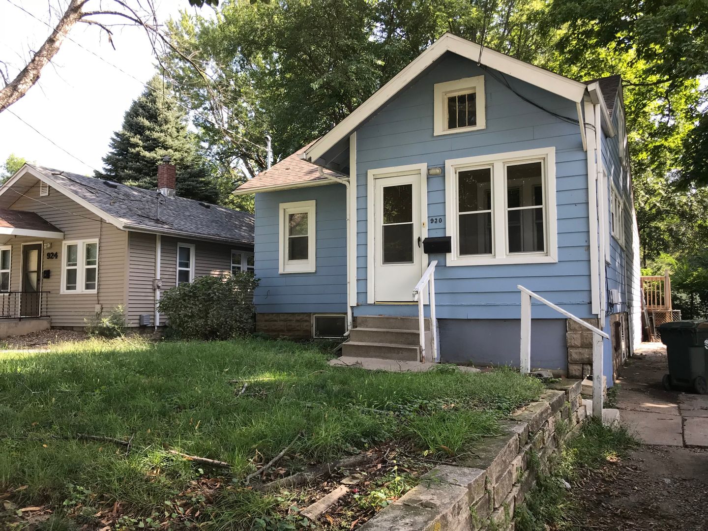 Iowa City House: 930 Hudson Ave