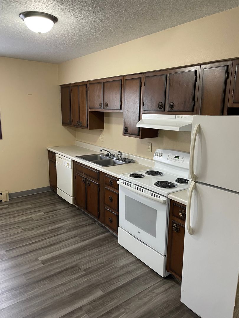 Cedar Rapids Apartment: 1601 30th St NW