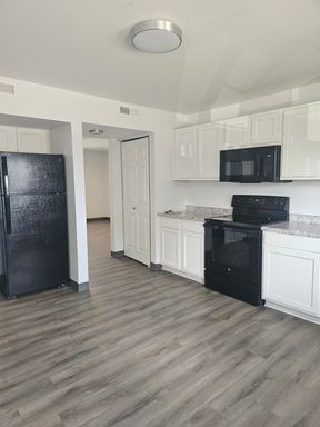 Remodeled 2 Bed/1.5 Bath Apartment on the SW side of Cedar Rapids! – photo 1