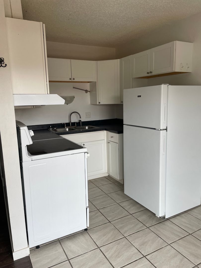 Iowa City Apartment: 2217 Muscatine Ave