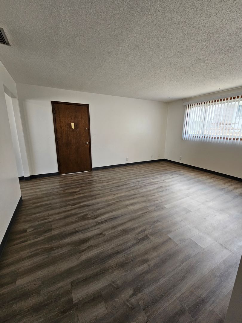 Evergreen Apartments 9 of 10